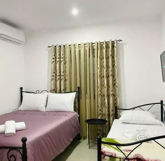 تختخواب و صبحانه Arti Apartments