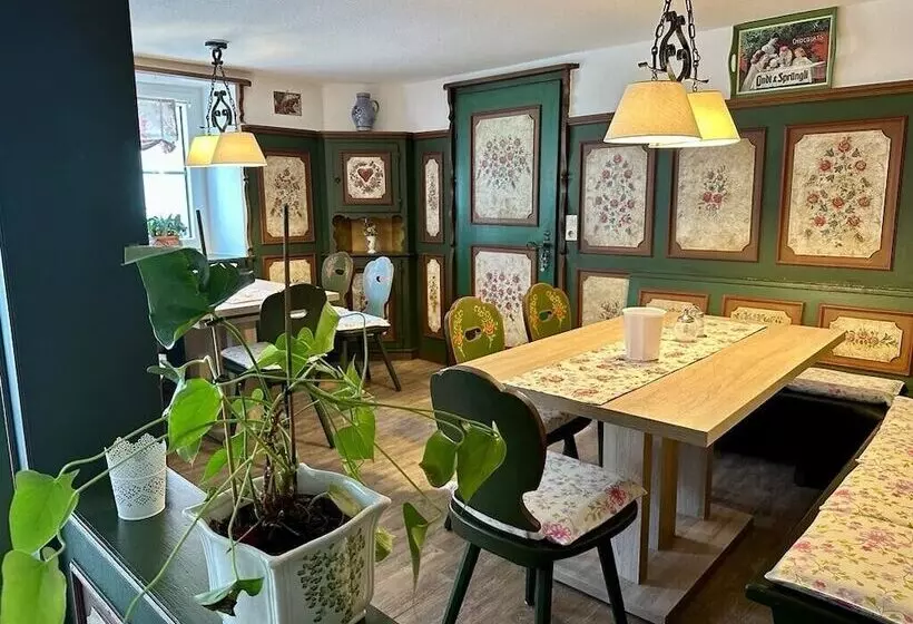 Aamiaismajoitus (B&B) Chalet Moos