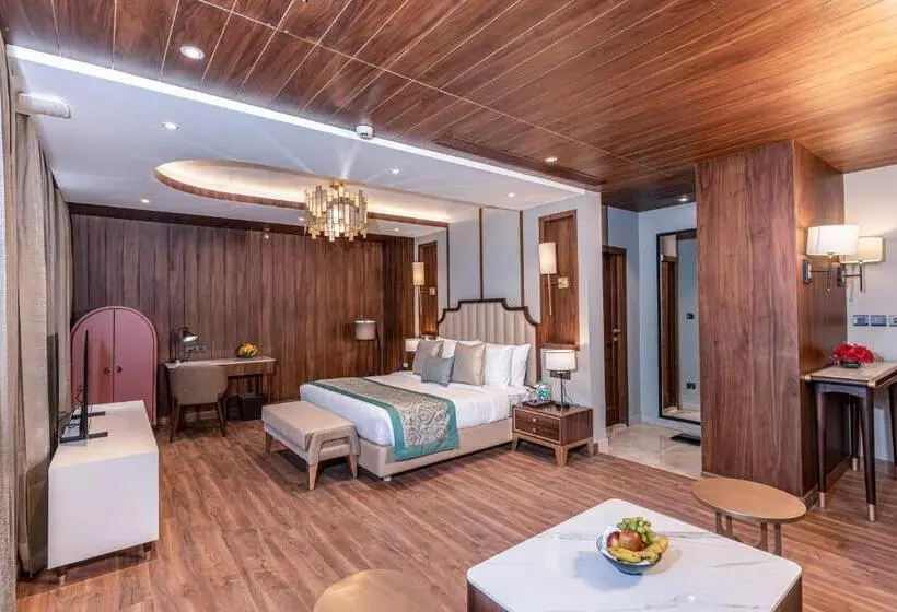 Fortune Khajjiar  Member Itc S Hotel Group