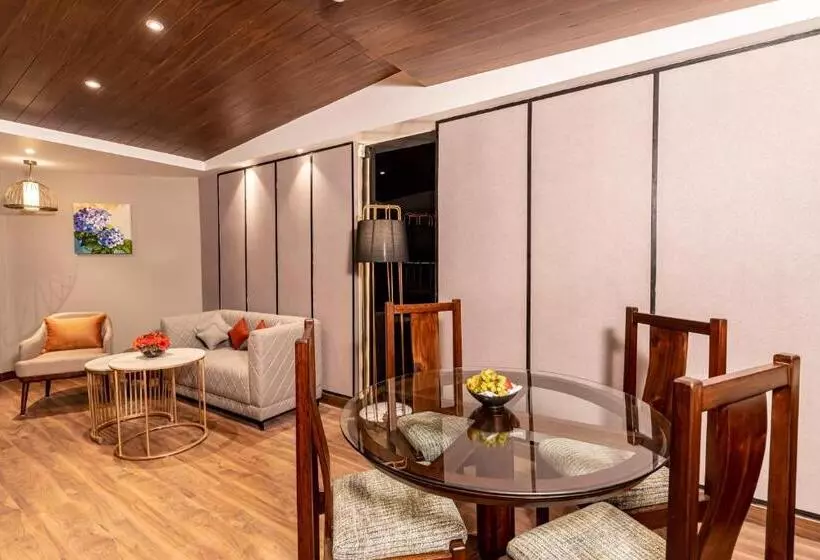 Fortune Khajjiar  Member Itc S Hotel Group