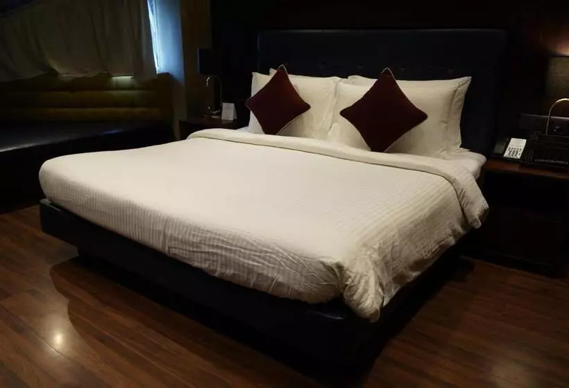 Fortune Khajjiar  Member Itc S Hotel Group