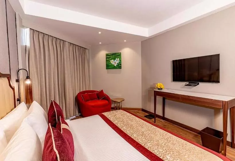 Fortune Khajjiar  Member Itc S Hotel Group