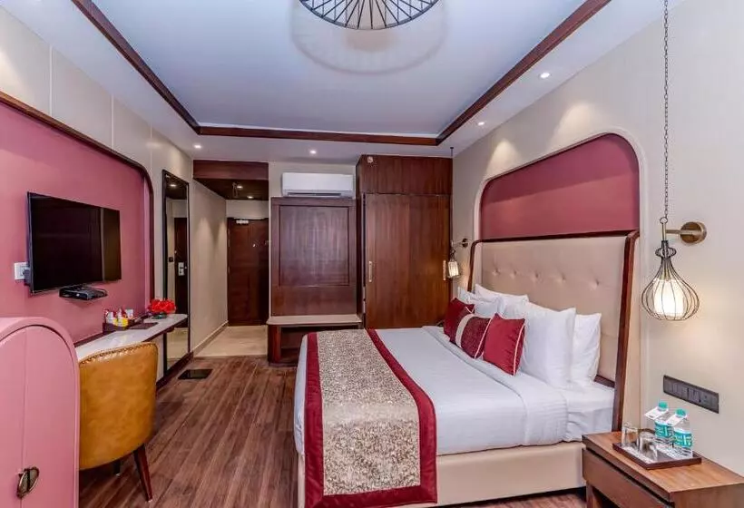 Fortune Khajjiar  Member Itc S Hotel Group