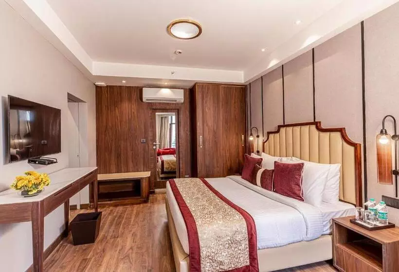 Fortune Khajjiar  Member Itc S Hotel Group