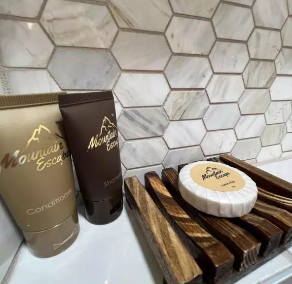 Hotelli Monterey Inn