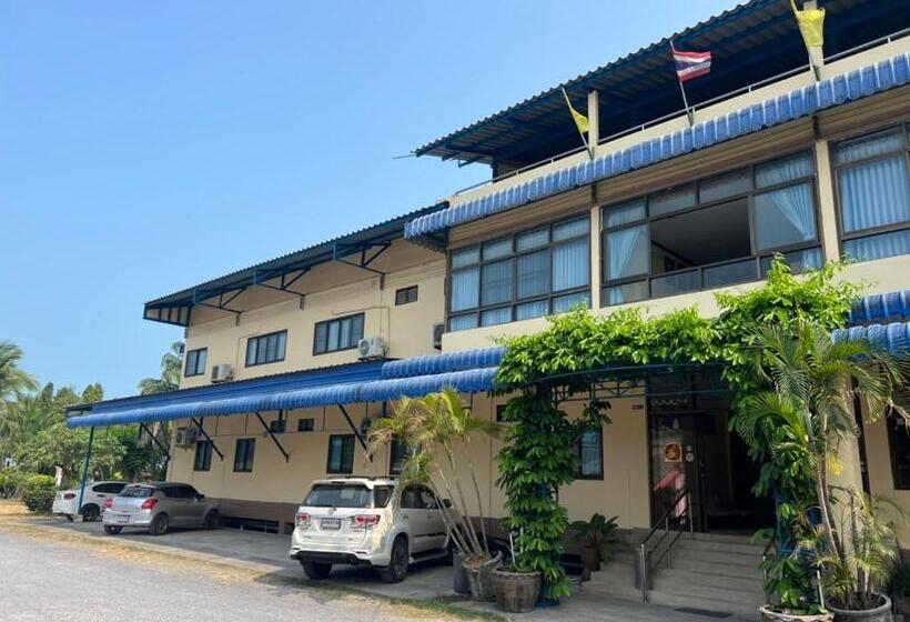 הוסטל Baan Wang Bua