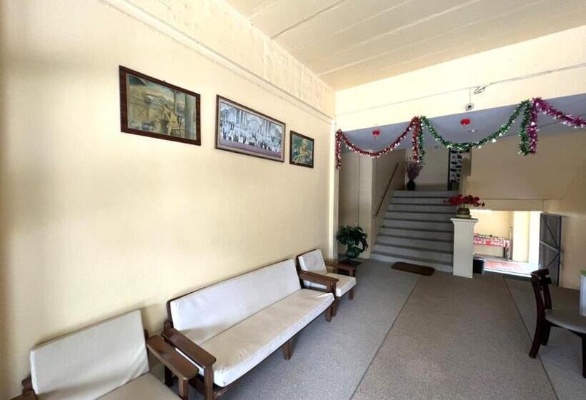 הוסטל Baan Wang Bua