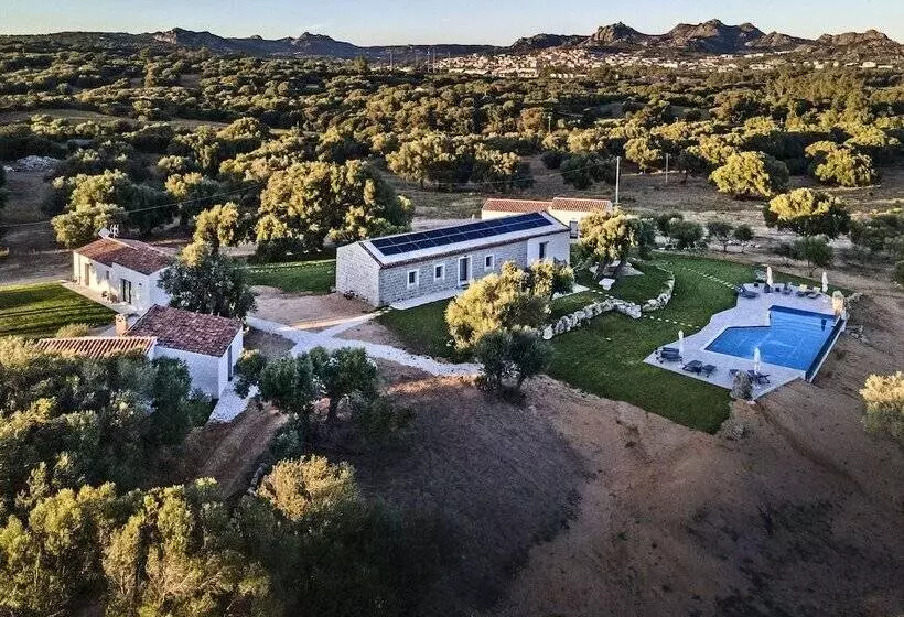 تختخواب و صبحانه Uddastri Retreat