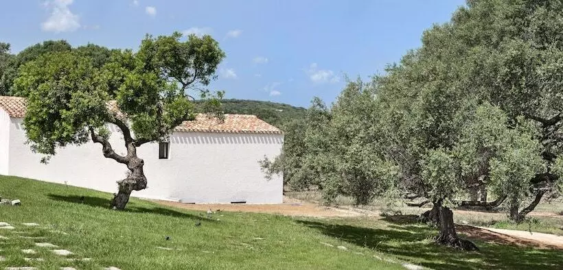 تختخواب و صبحانه Uddastri Retreat