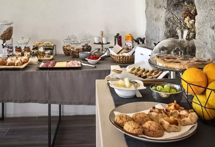 تختخواب و صبحانه Uddastri Retreat