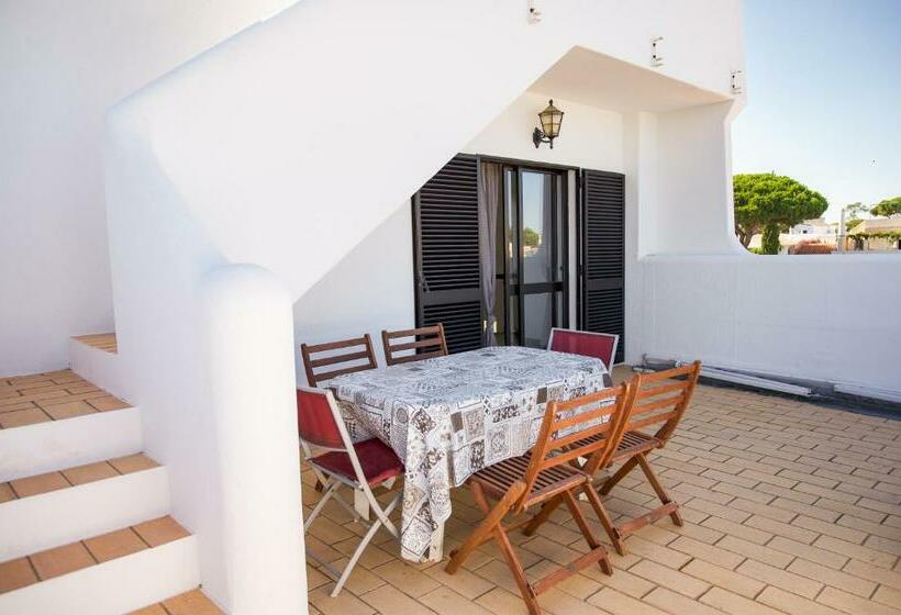 تختخواب و صبحانه Wakeup Villa