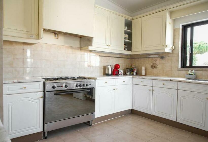 تختخواب و صبحانه Wakeup Villa