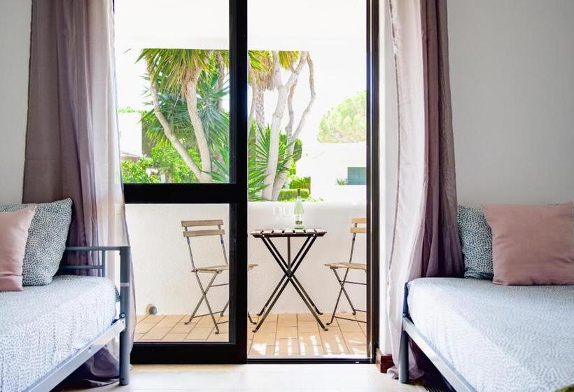 تختخواب و صبحانه Wakeup Villa