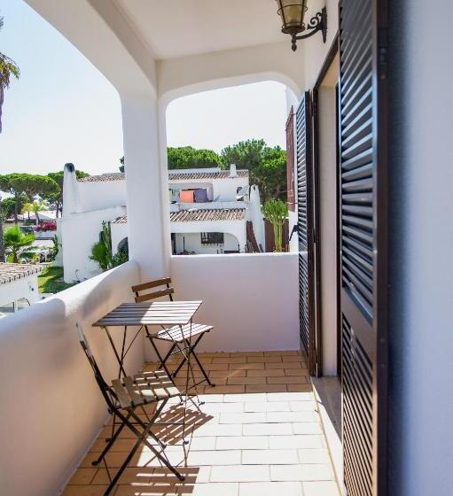 تختخواب و صبحانه Wakeup Villa