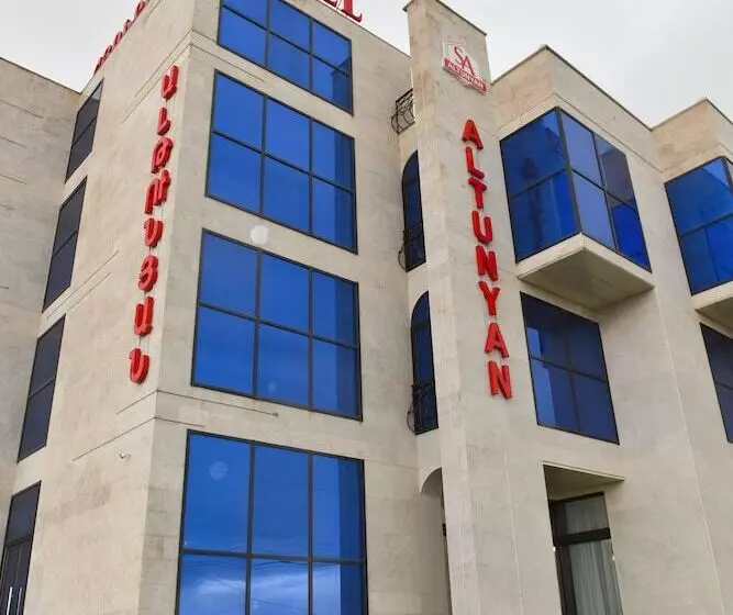 هتل Altunyan