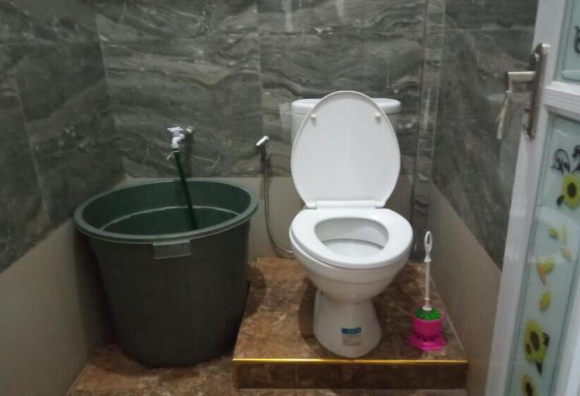 בית מלון כפרי Oyo 92502 Penginapan Rokan Permai Syariah