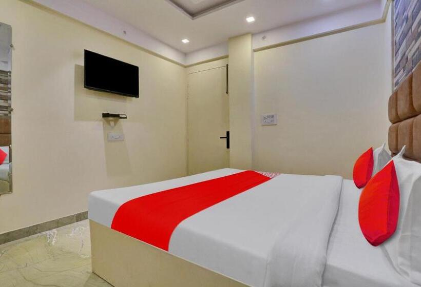 Hotel Oyo Flagship 81202 Brown Villa