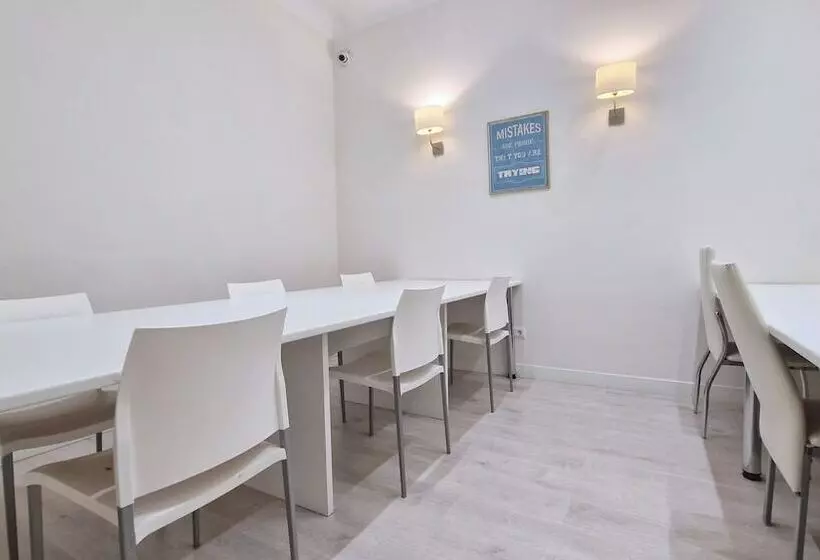 پانسیون Space Center Madrid