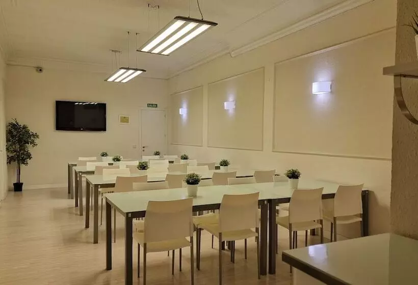 پانسیون Space Center Madrid