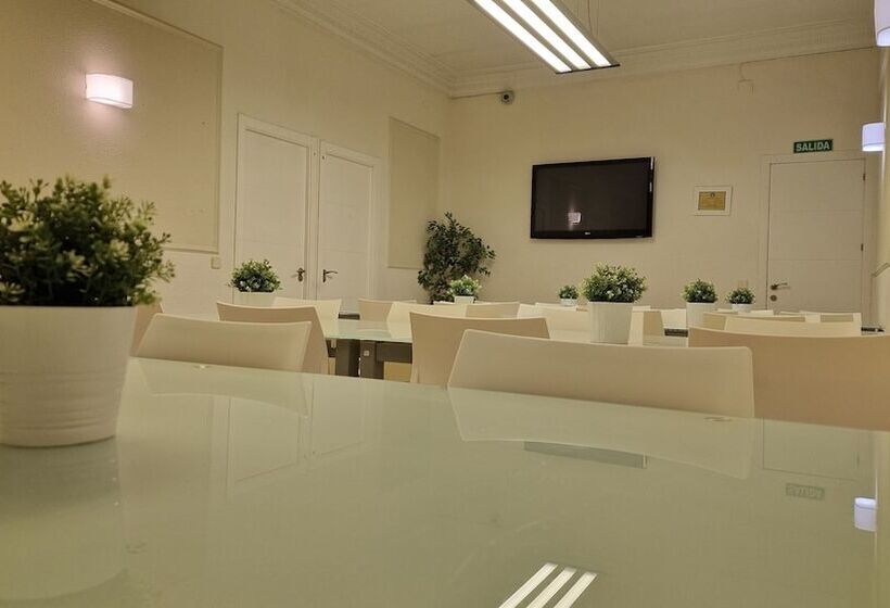 پانسیون Space Center Madrid