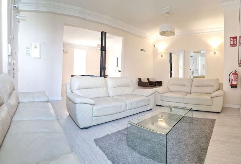 پانسیون Space Center Madrid