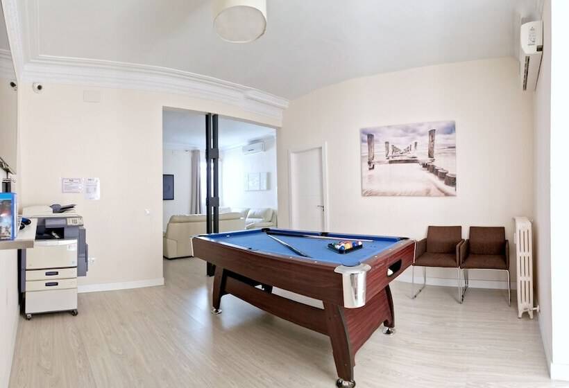 پانسیون Space Center Madrid