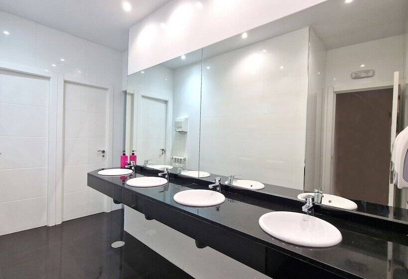 پانسیون Space Center Madrid