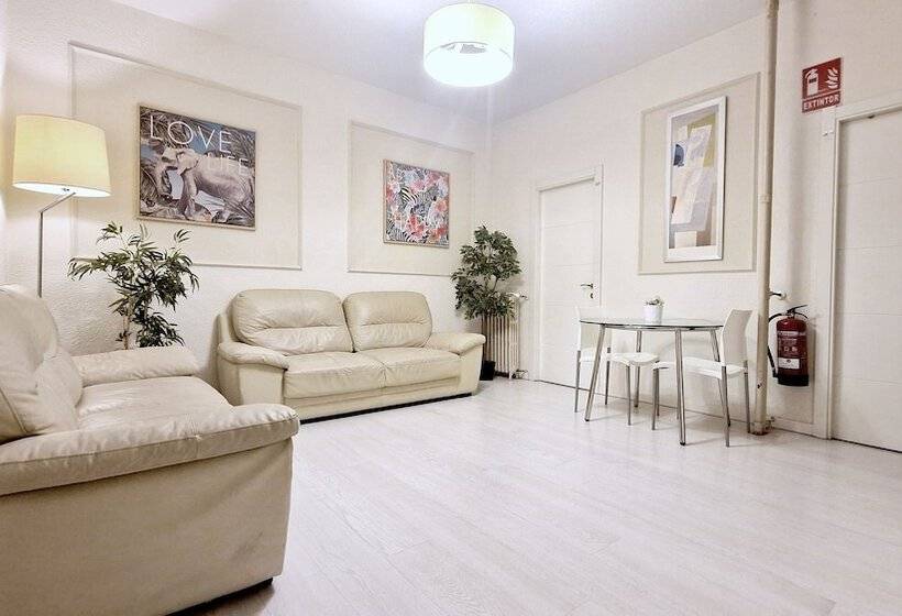 پانسیون Space Center Madrid