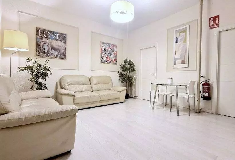 پانسیون Space Center Madrid