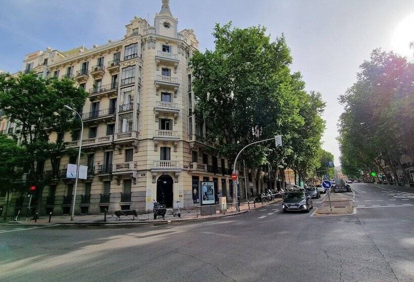 پانسیون Space Center Madrid