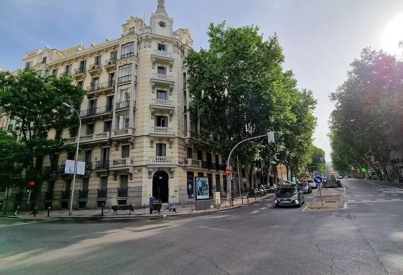 پانسیون Space Center Madrid