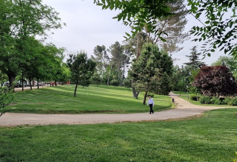 پانسیون Space Center Madrid