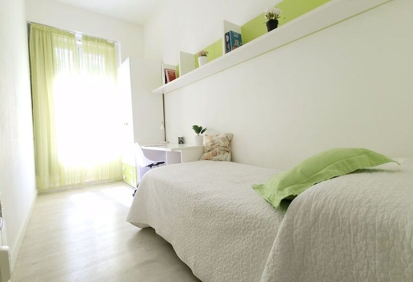 پانسیون Space Center Madrid