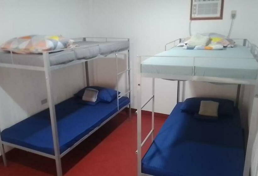 הוסטל Aroma S Guest House