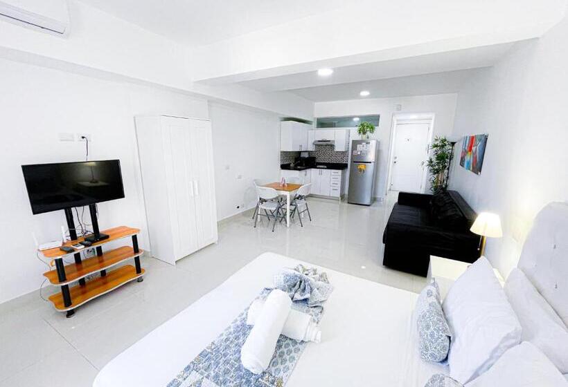 Rooftop Pool Ducassi Studio Suites Deluxe Hotel Beach Club & Spa