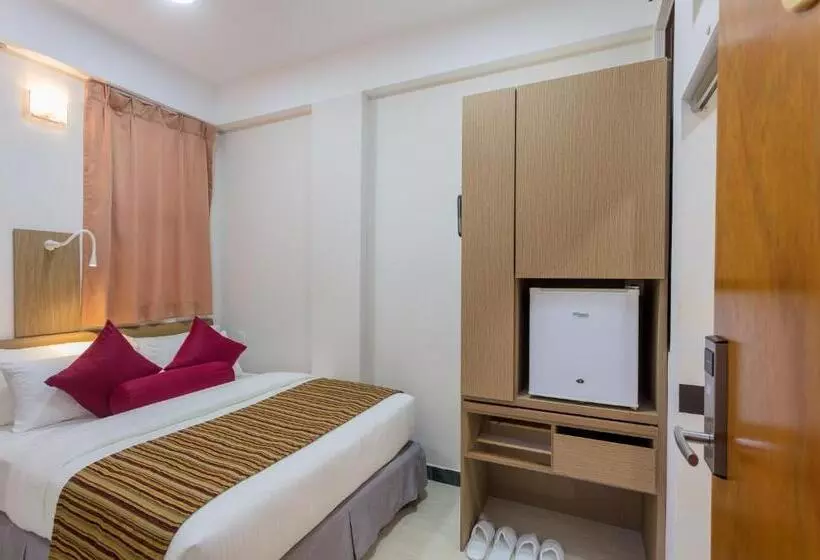 هتل Beehive Central