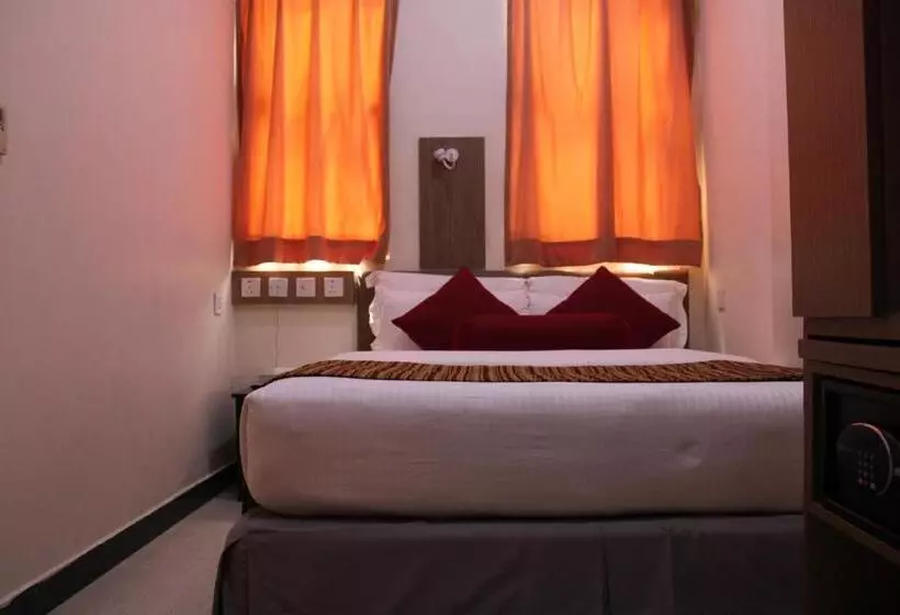 هتل Beehive Central