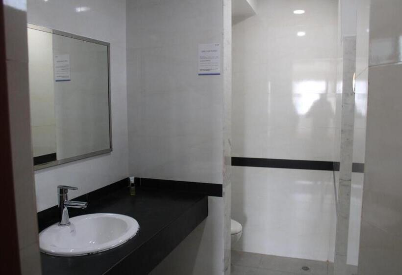 هتل Beehive Central