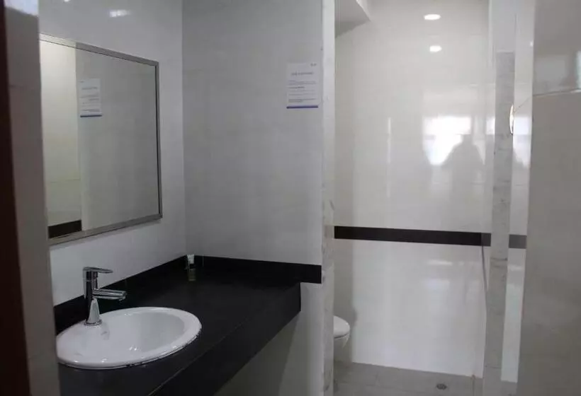 هتل Beehive Central