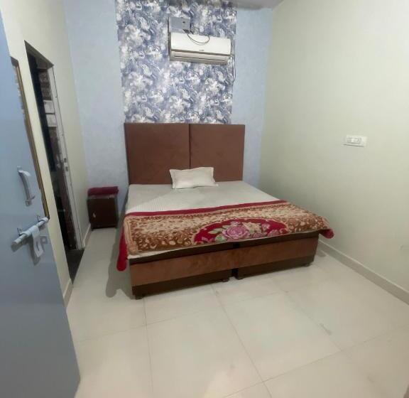 호텔 Oyo 81010 The Amar Palace