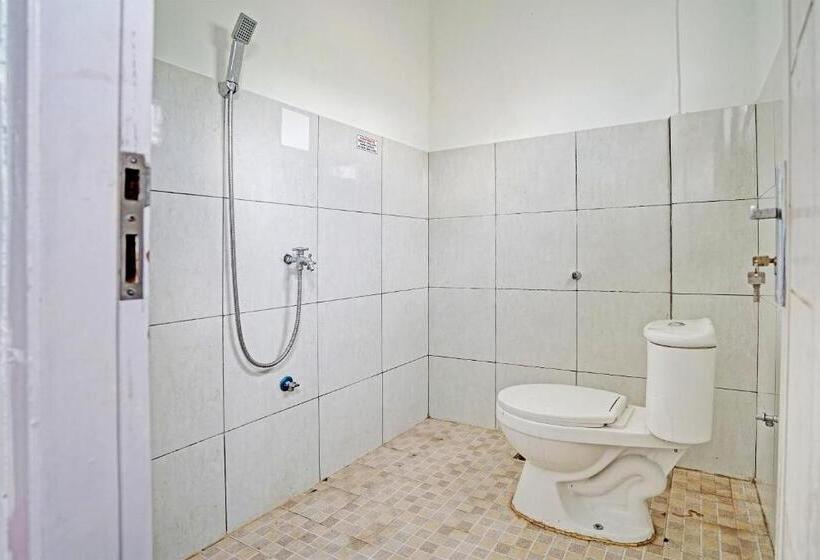 Отель Oyo 92386 Cottage Melati Homestay