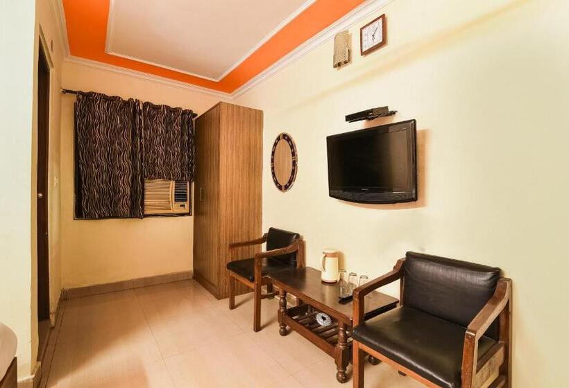 Hotelli Oyo Flagship 81108  King Palace