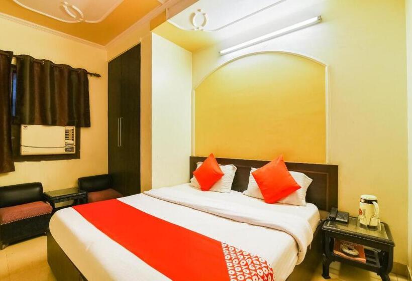 Hotelli Oyo Flagship 81108  King Palace