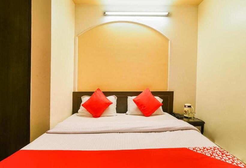 Hotelli Oyo Flagship 81108  King Palace