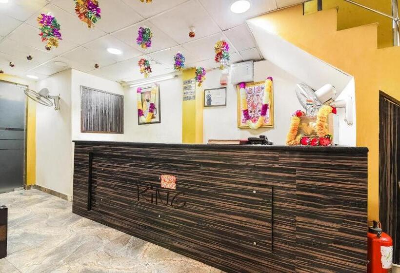 Hotelli Oyo Flagship 81108  King Palace