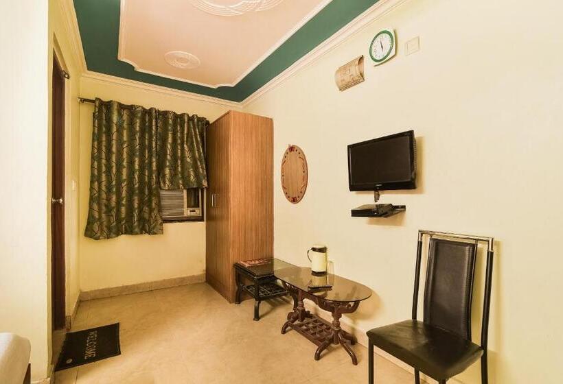 Hotelli Oyo Flagship 81108  King Palace