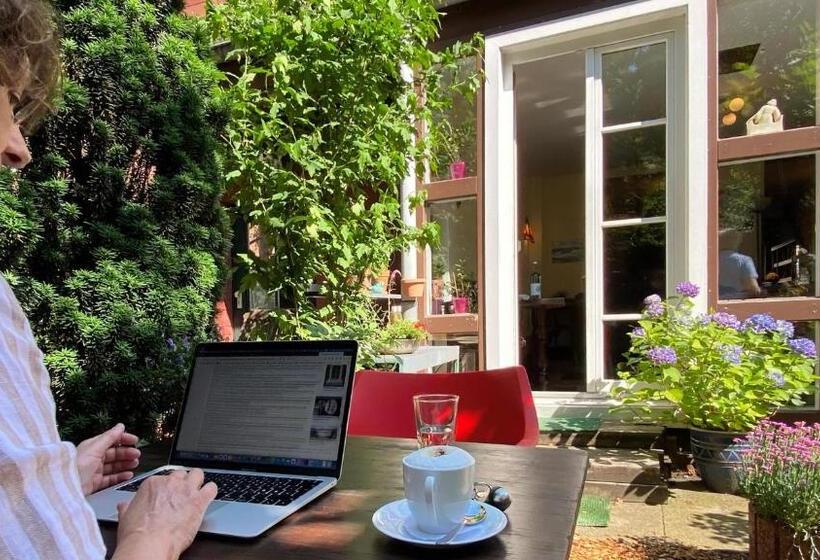 Frauenhotel Hanseatin   Women Only