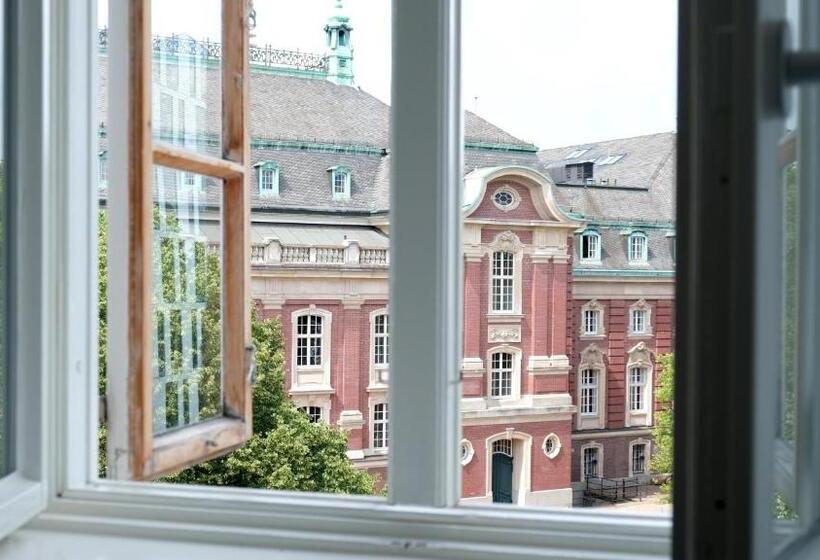 Frauenhotel Hanseatin   Women Only