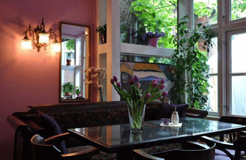 Frauenhotel Hanseatin   Women Only