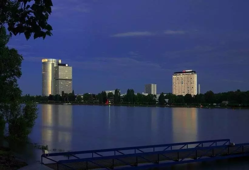 هتل Bonn Marriott